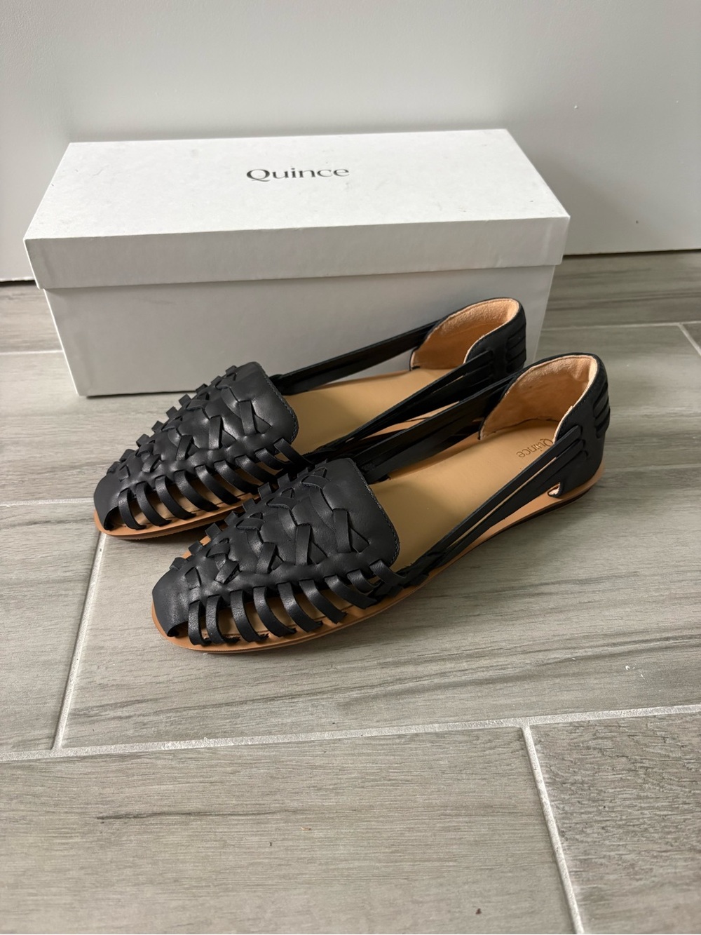 NWT Quince 100% Leather Huarache Flat Black US 9